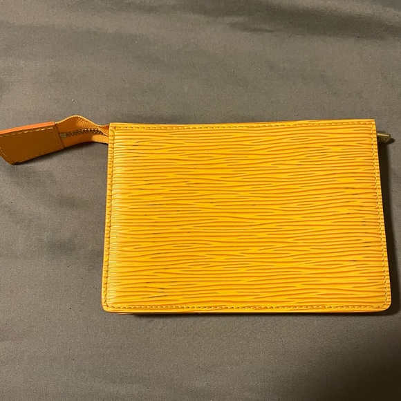 Louis Vuitton Tassil Yellow Epi Leather Trousse Toilette 15 Cosmetic Pouch - Picture 2 of 8